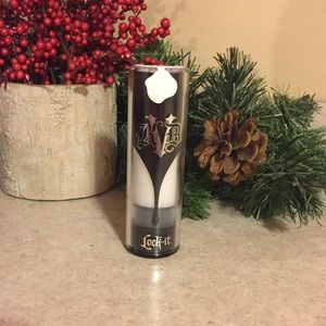 Kat Von D Hydrating Foundation Primer Base